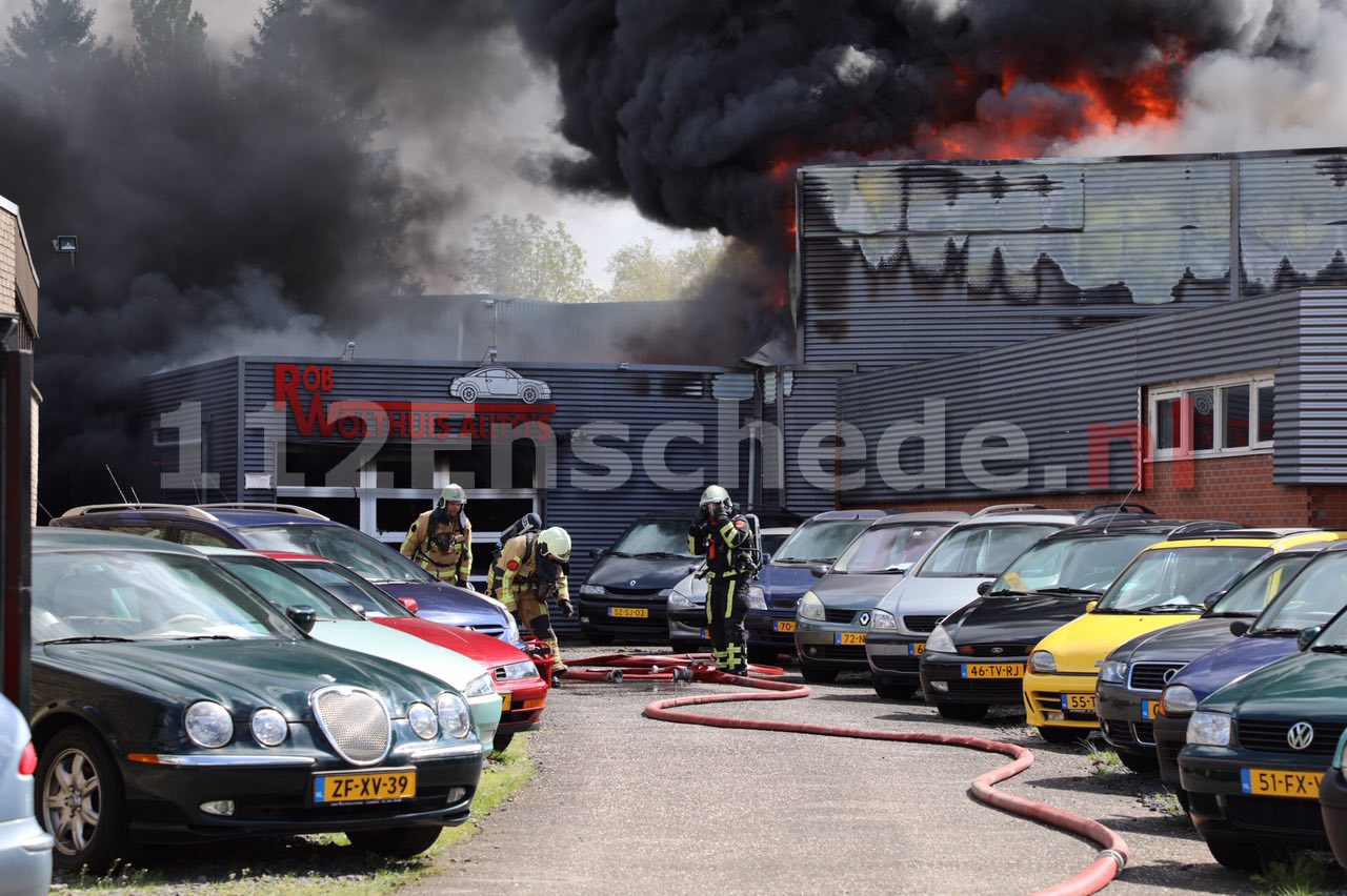 UPDATE: ZEER GROTE BRAND industrieterrein Oldenzaal: Blijf uit de rook en sluit bij overlast ramen en deuren
