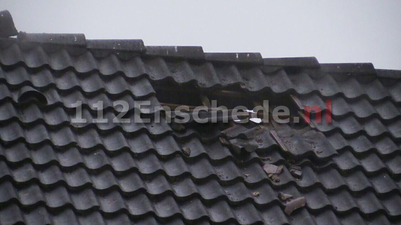 Bliksem slaat in woning Enschede met hennepkwekerij