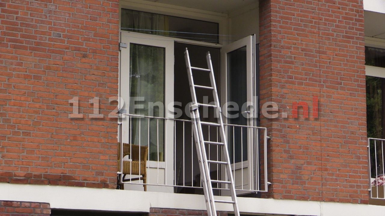 Foto 2: Hennepkwekerij aangetroffen na melding wateroverlast Roerstraat Enschede