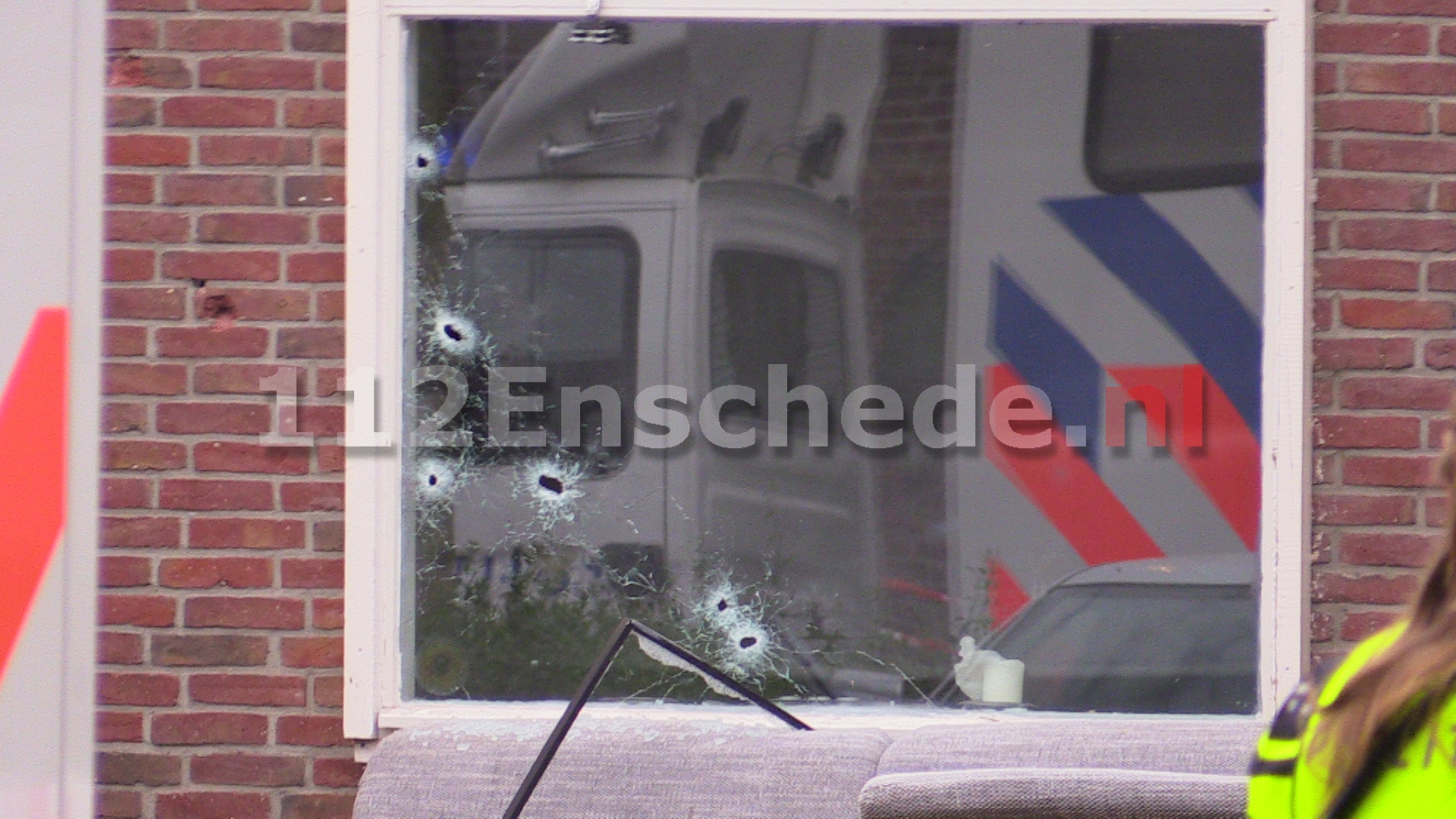 Video: Schietincidenten in Enschede; woning beschoten met meerdere kogels