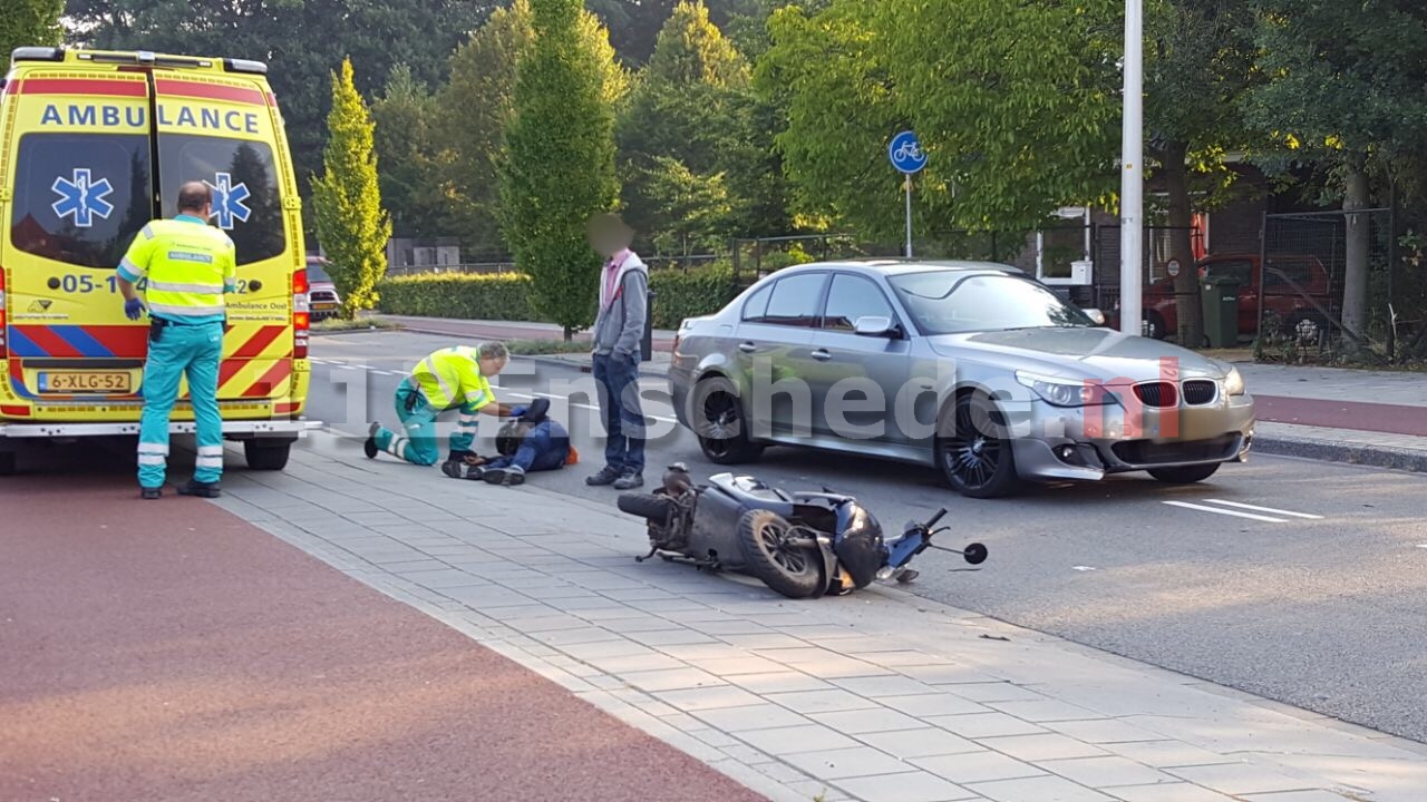 Scooterrijder gewond na aanrijding Noord Esmarkerrondweg Enschede