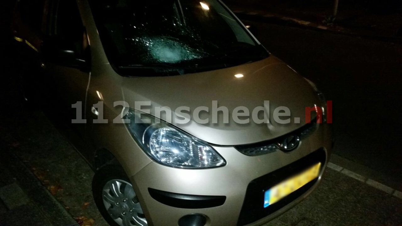Fietsster geschept door auto in Enschede