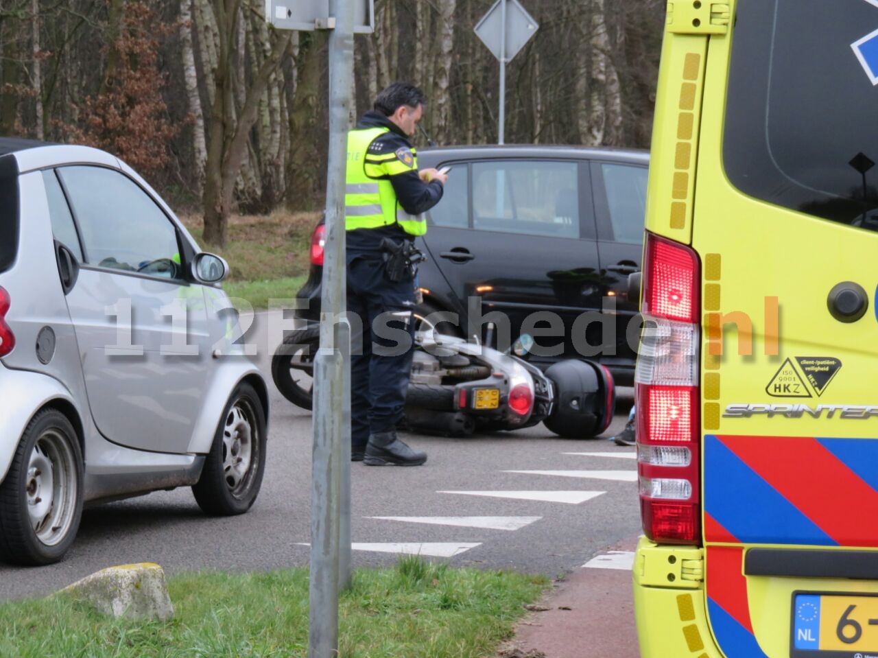 Bestuurder van scooter gewond na aanrijding op Euregioweg Enschede