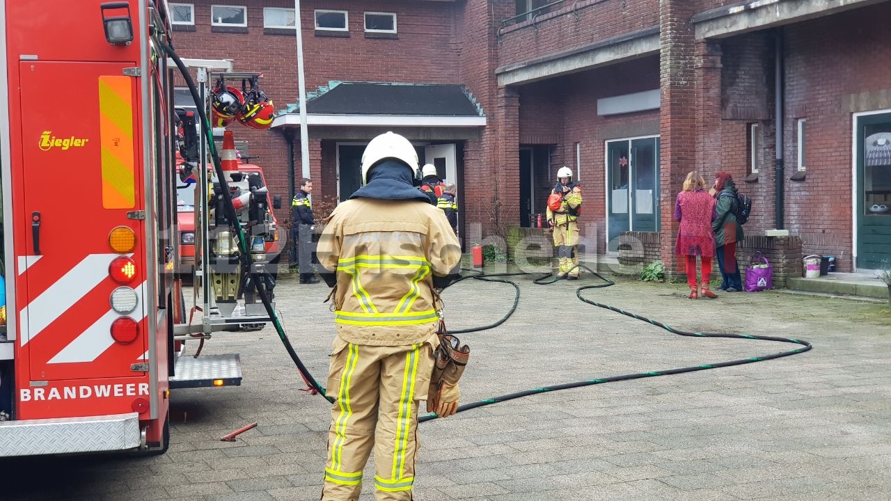 Brand in voormalig schoolgebouw Enschede