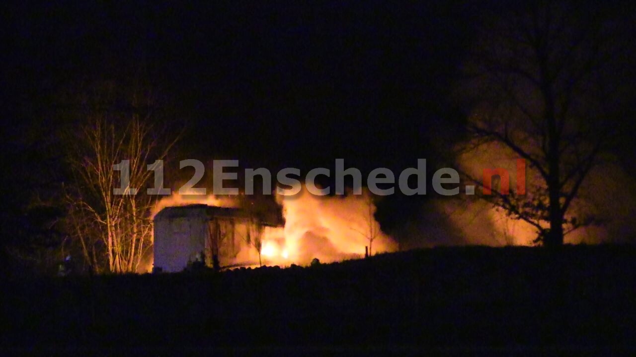 Caravans branden uit in Enschede