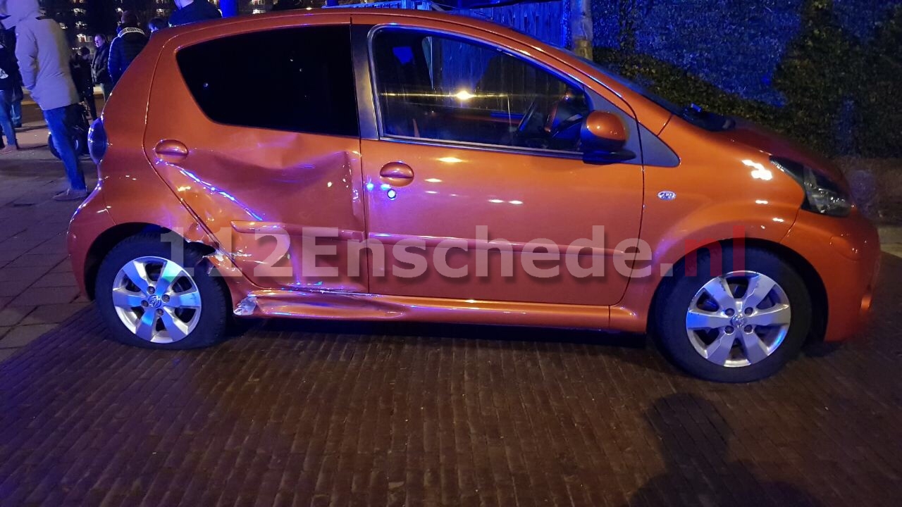 Twee gewonden bij aanrijding in Enschede