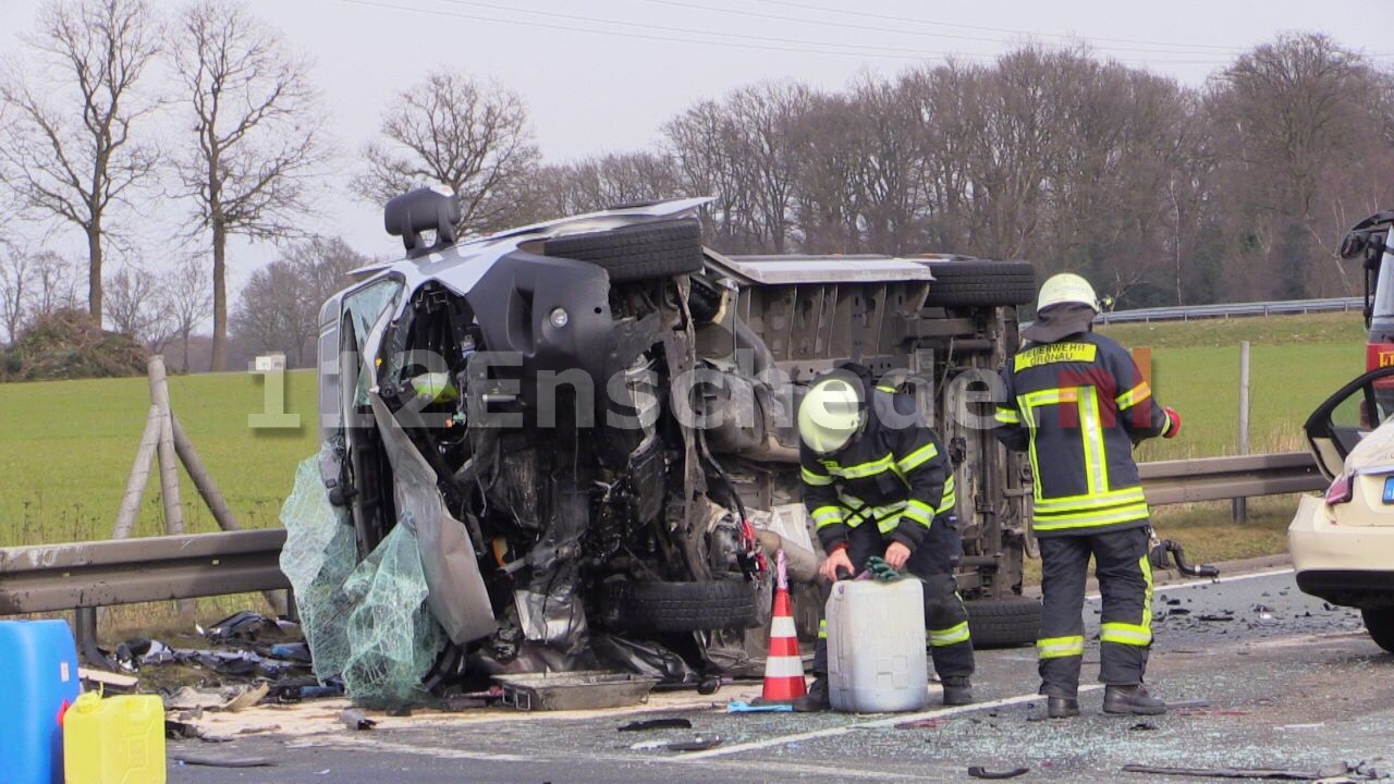 Twee doden en meerdere gewonden bij aanrijding op de B54 bij Gronau