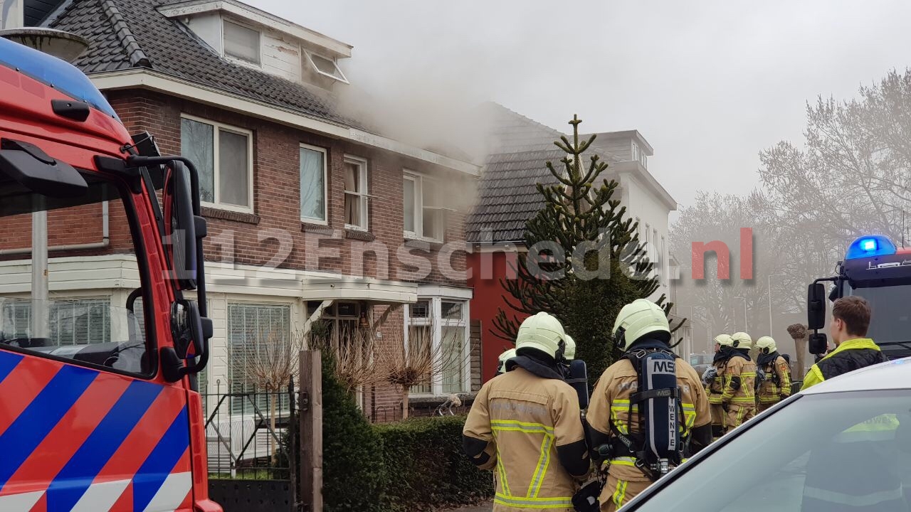 Brand op slaapkamer van woning in Enschede; bewoner en kat ongedeerd