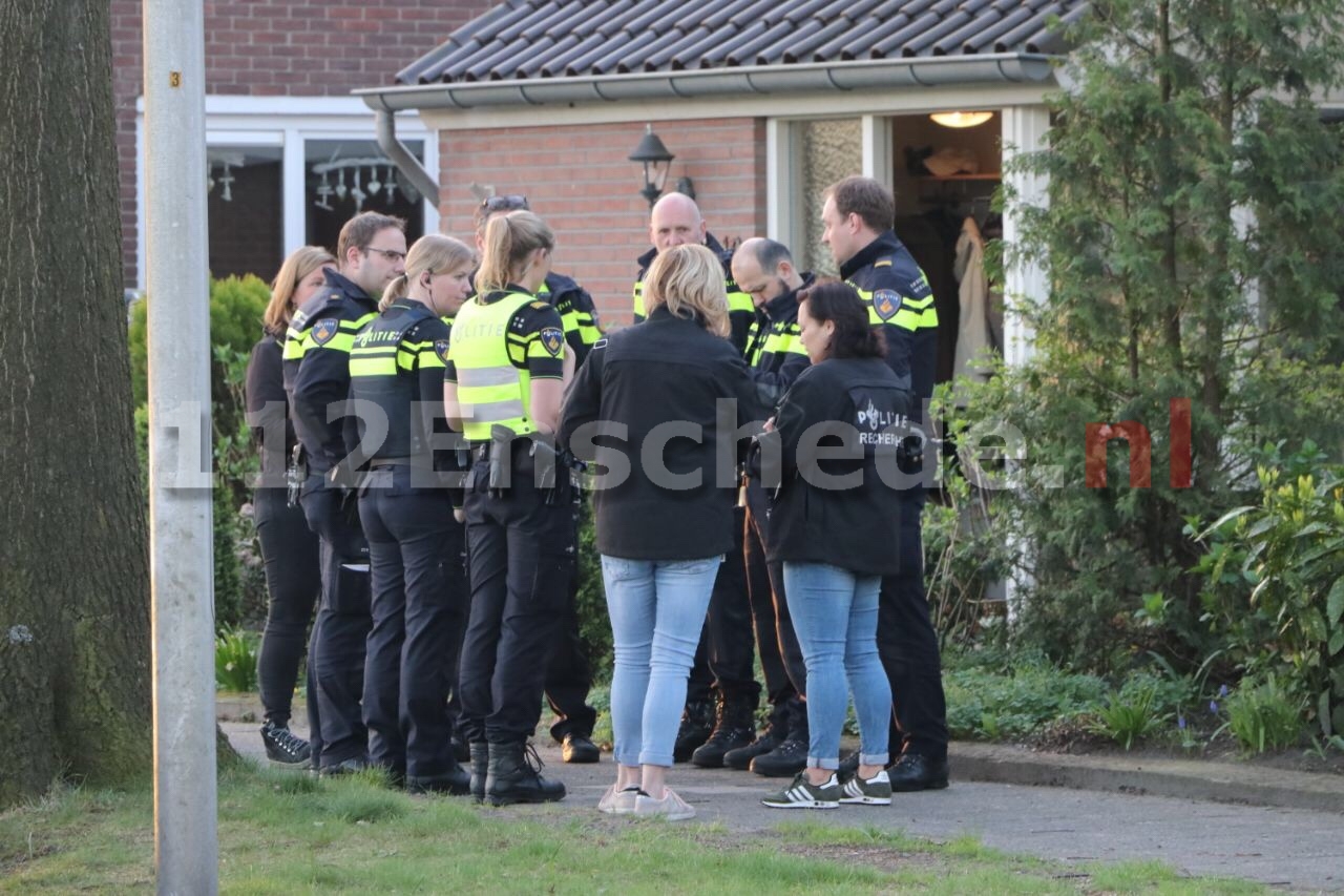 UPDATE: Opnieuw overval op bejaarde vrouw in woning Enschede, politie zoekt verdachte