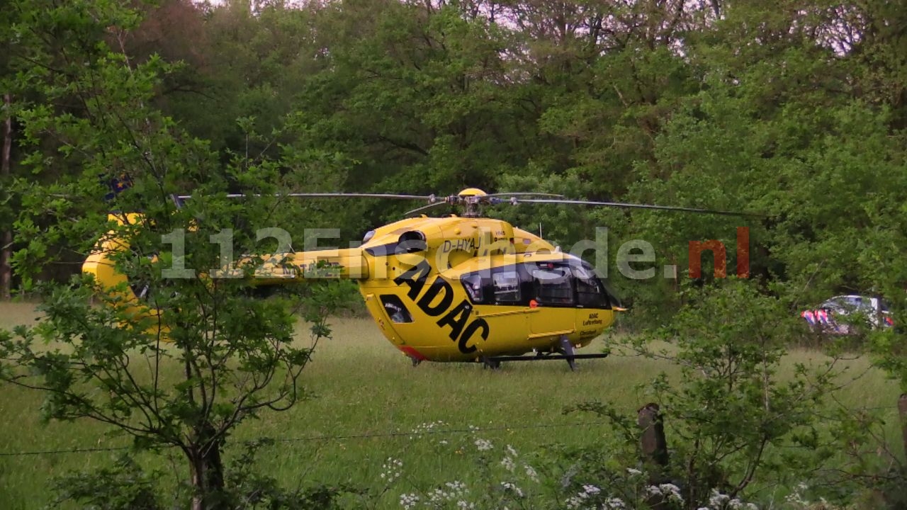 Persoon valt van paard in Aamsveen; traumahelikopter opgeroepen