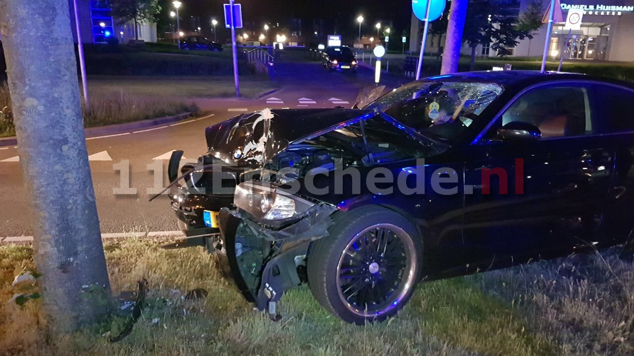 Forse schade na aanrijding Zuiderval Enschede