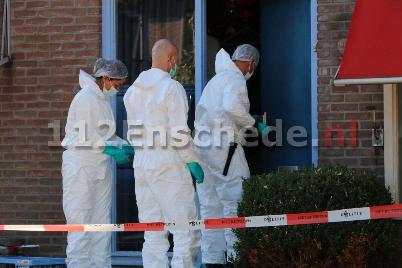 UPDATE: Dode man in woning Enschede, politie gaat uit van misdrijf