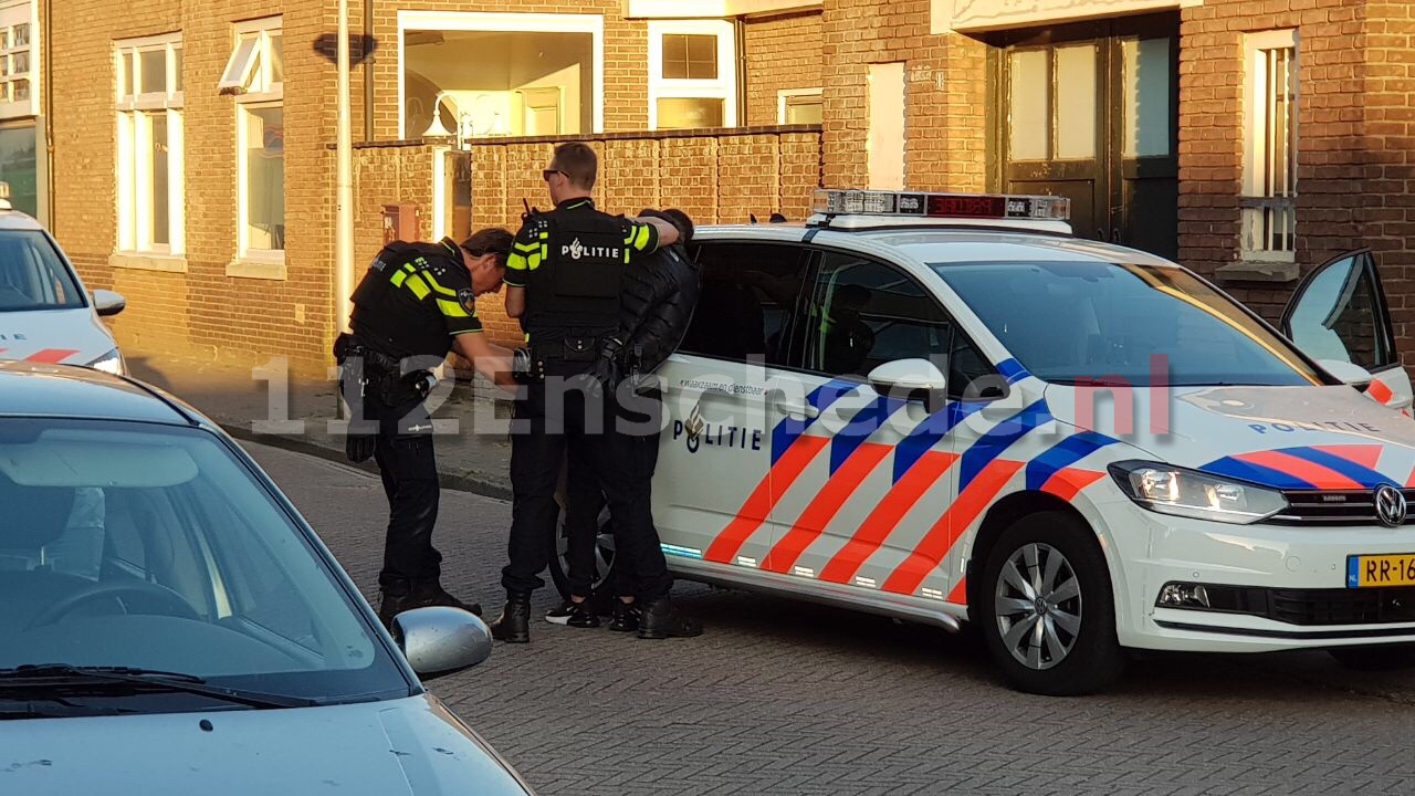 Politieonderzoek op meerdere locaties in Enschede, twee aanhouding, Westerval afgezet