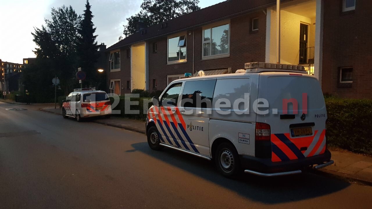 Man (28) neergestoken door vrouw in Enschede
