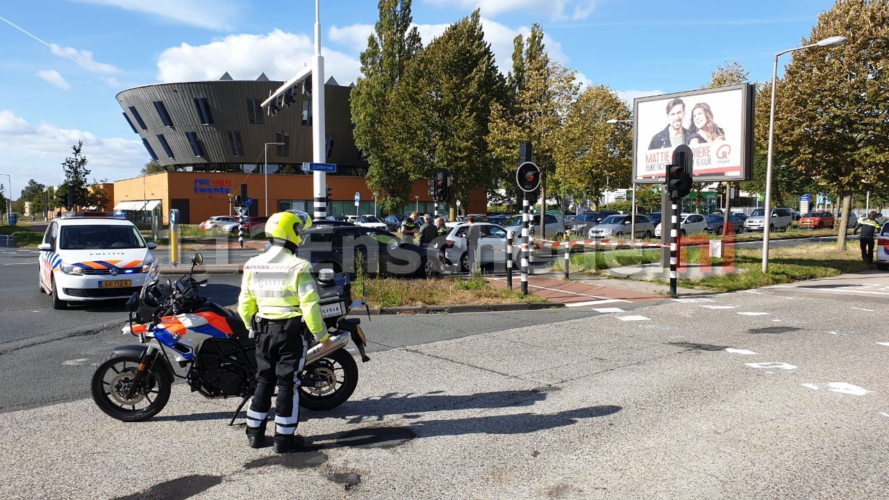 Enorme verkeerschaos door meerdere aanrijdingen op Duitse dag in Enschede