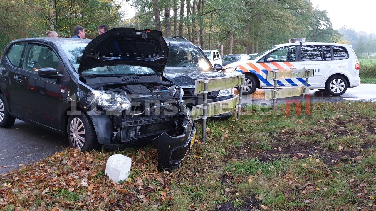 Gewonde bij aanrijding tussen twee auto’s in Enschede