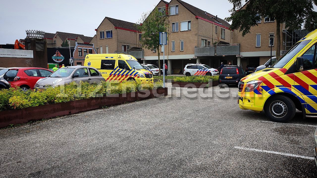 Politie vindt dode vrouw in woning Enschede