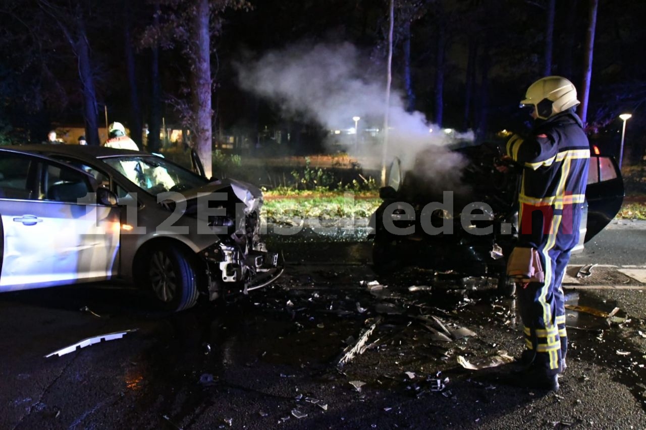 Drie gewonden bij frontale aanrijding in Enschede