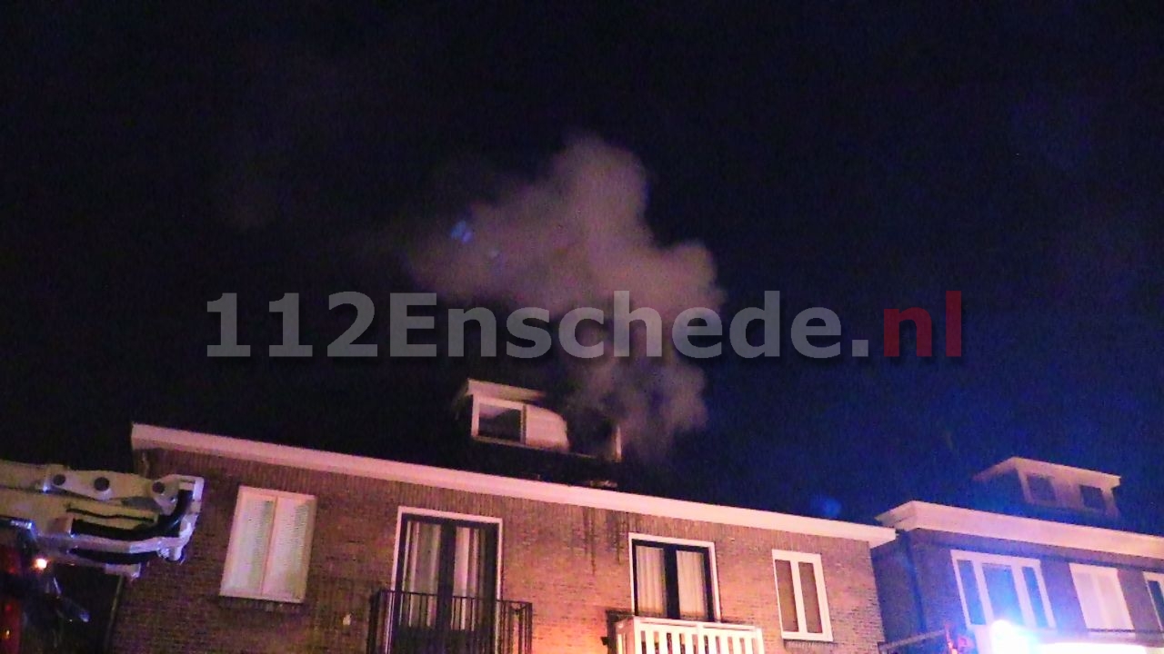 UPDATE (foto): Uitslaande brand in woning Enschede