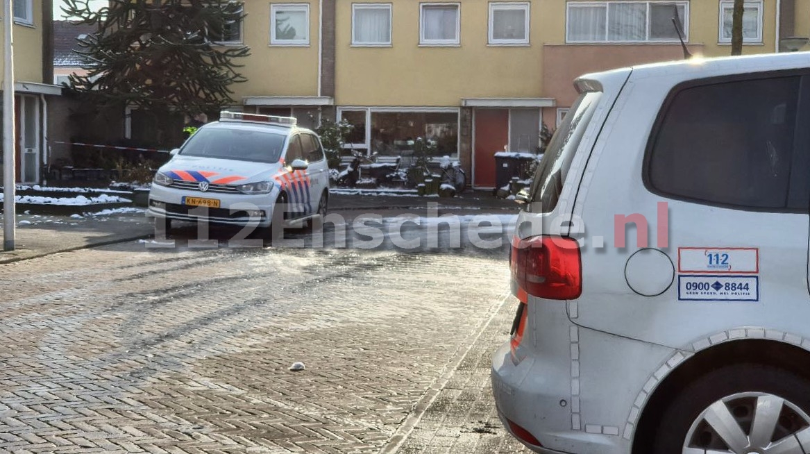 UPDATE: Twee doden in woning Enschede; misdrijf uitgesloten