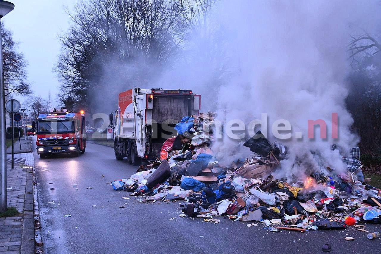Brand in afval vuilniswagen Enschede