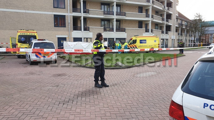 Overleden persoon op straat aangetroffen in centrum Enschede