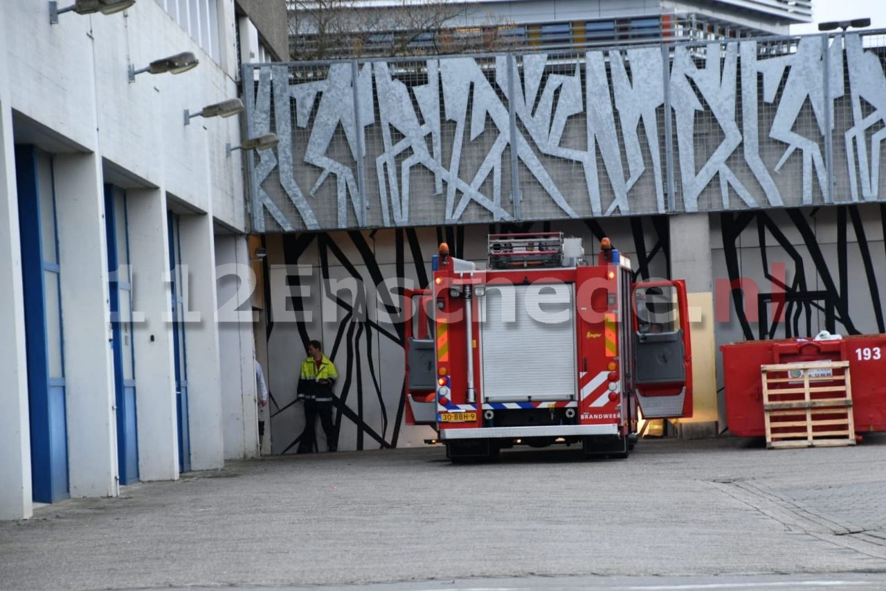 Brand bij bedrijfsverzamelgebouw in Enschede