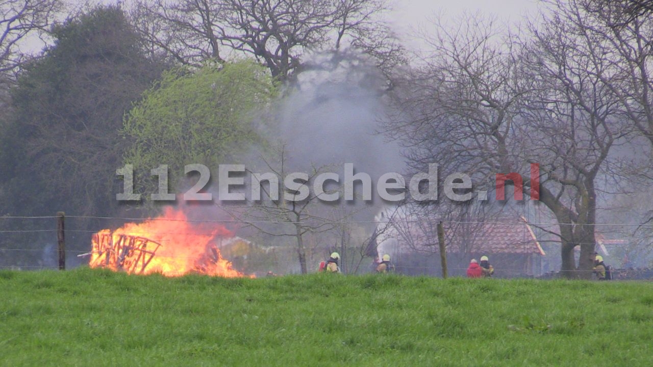 Schuur in Lonneker verwoest door brand