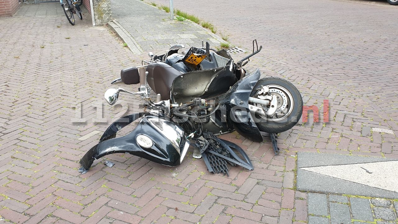 Scooterrijder naar het ziekenhuis na aanrijding in Enschede