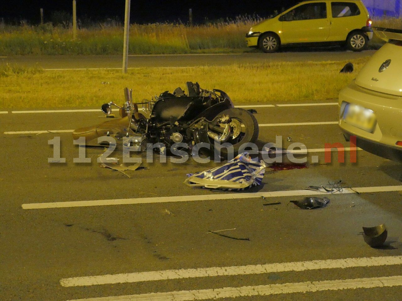 Scooterrijder geschept door auto in Enschede