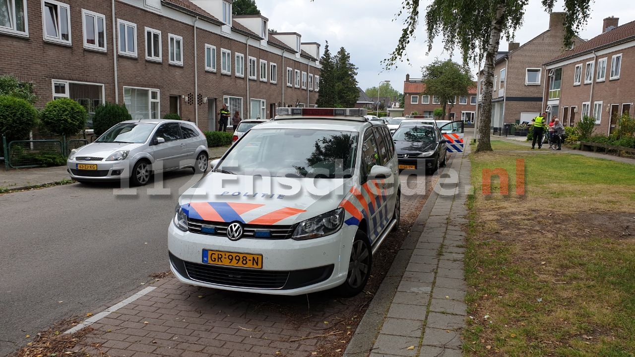 UPDATE: Bewoner vastgezet bij woningoverval in Enschede, dader voortvluchtig
