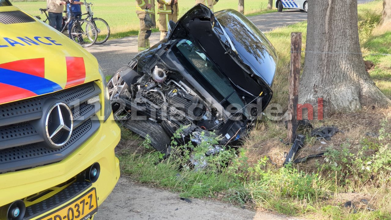 Drie gewonden bij ernstige aanrijding in Boekelo