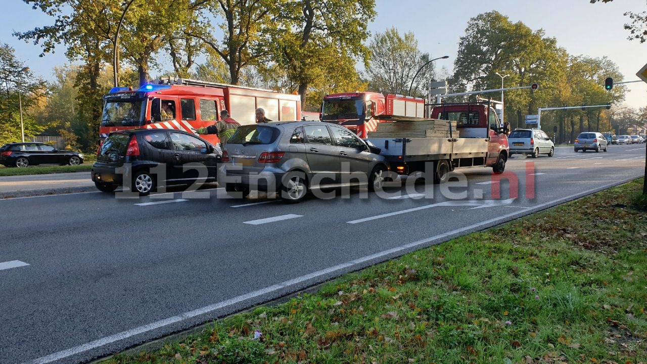 Flinke schade bij aanrijding in Enschede