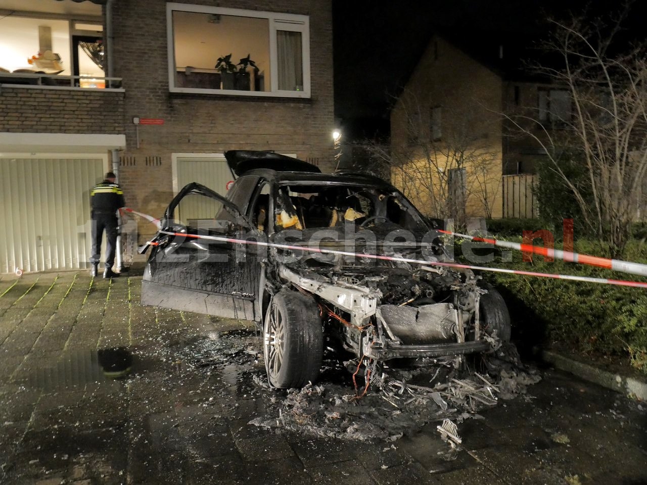 Opnieuw auto verwoest door brand in Enschede