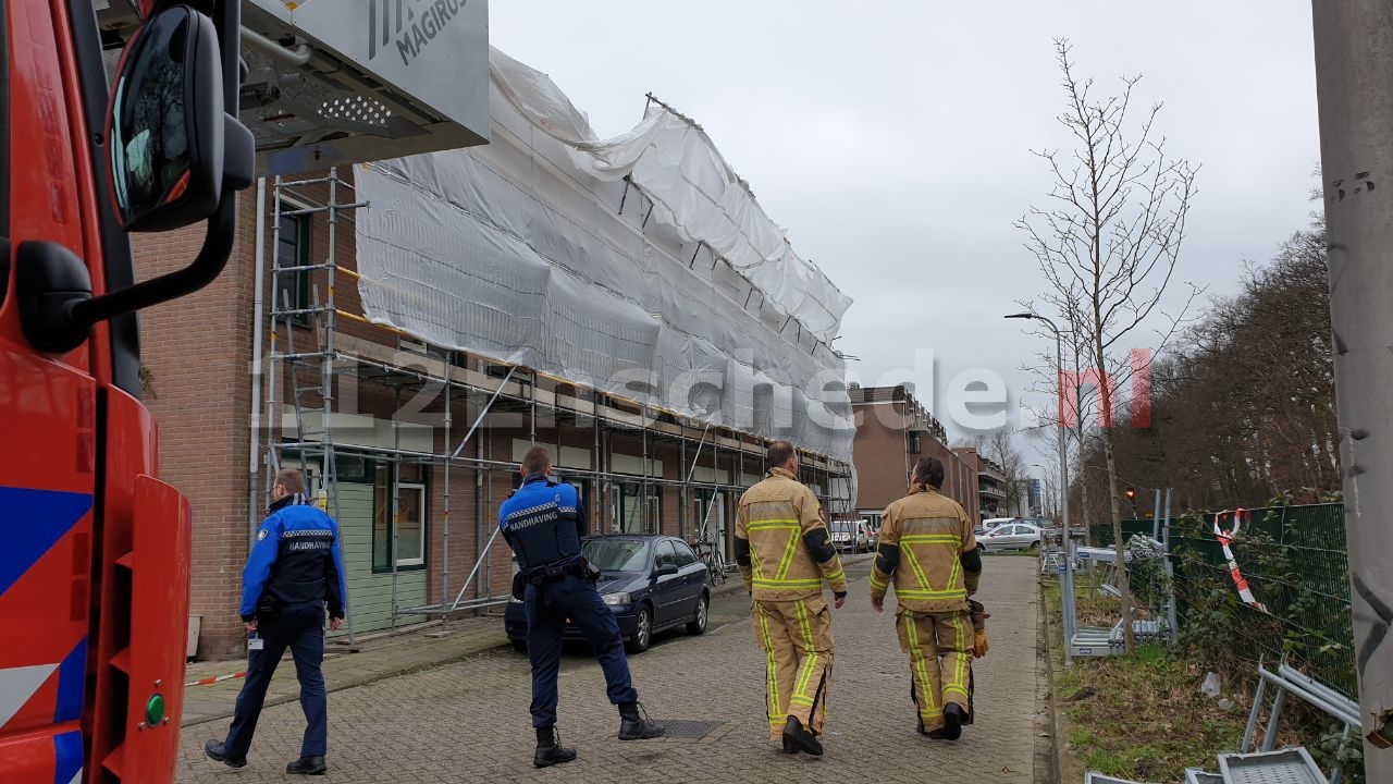 Steiger raakt los door harde wind in Enschede