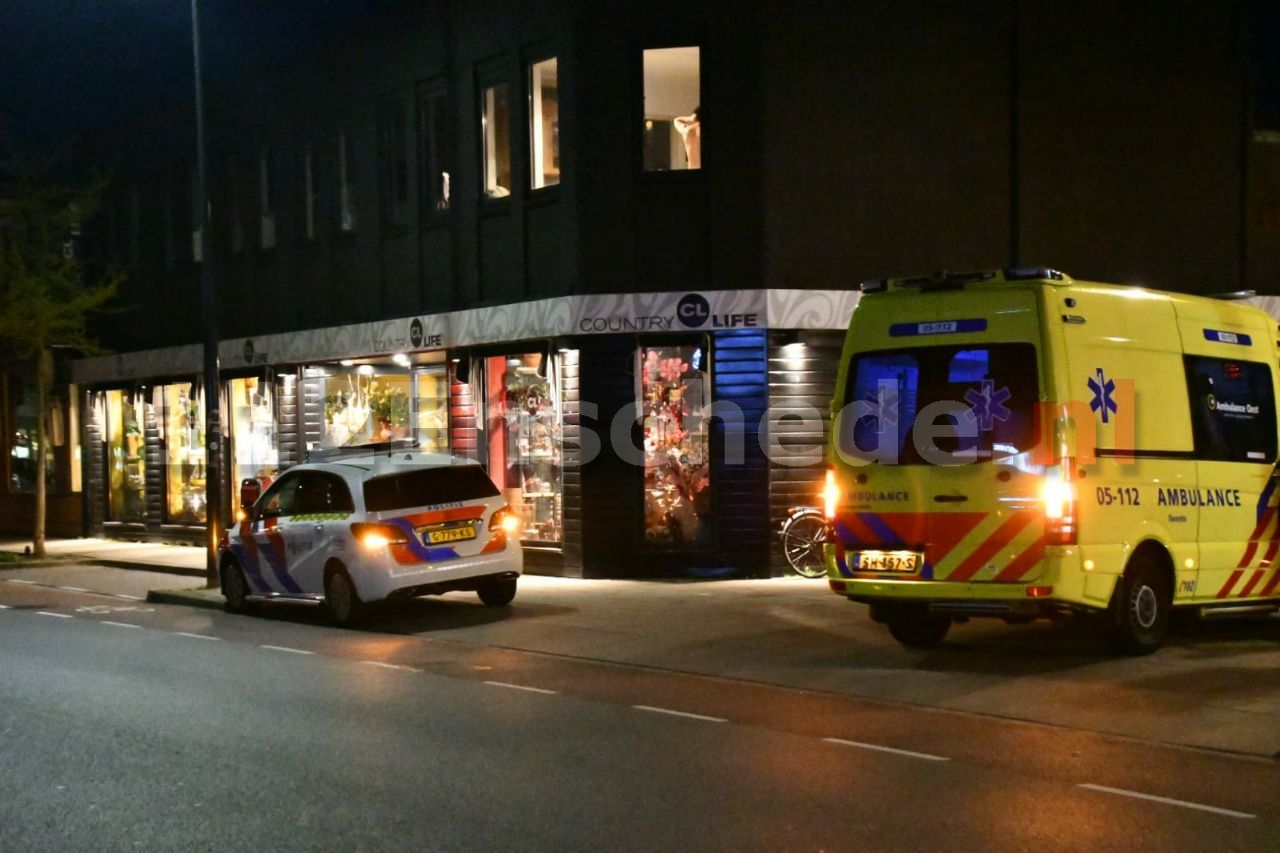 Auto afhandig gemaakt na aanrijding in Enschede, politie zoekt auto