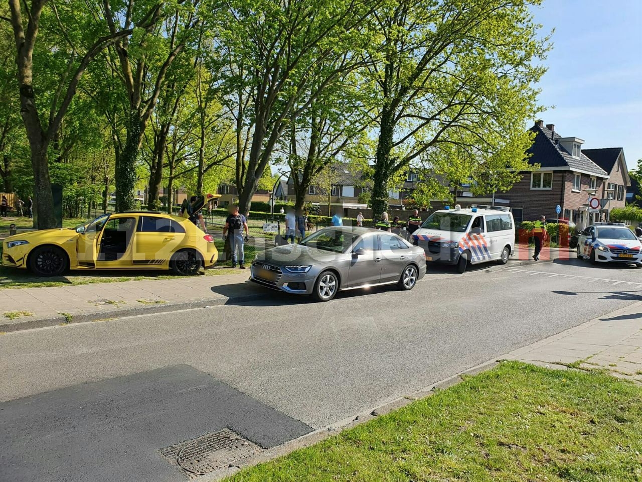 Verkeerscontroles in Enschede-Zuid na gevaarlijke situaties, aanhouding na achtervolging