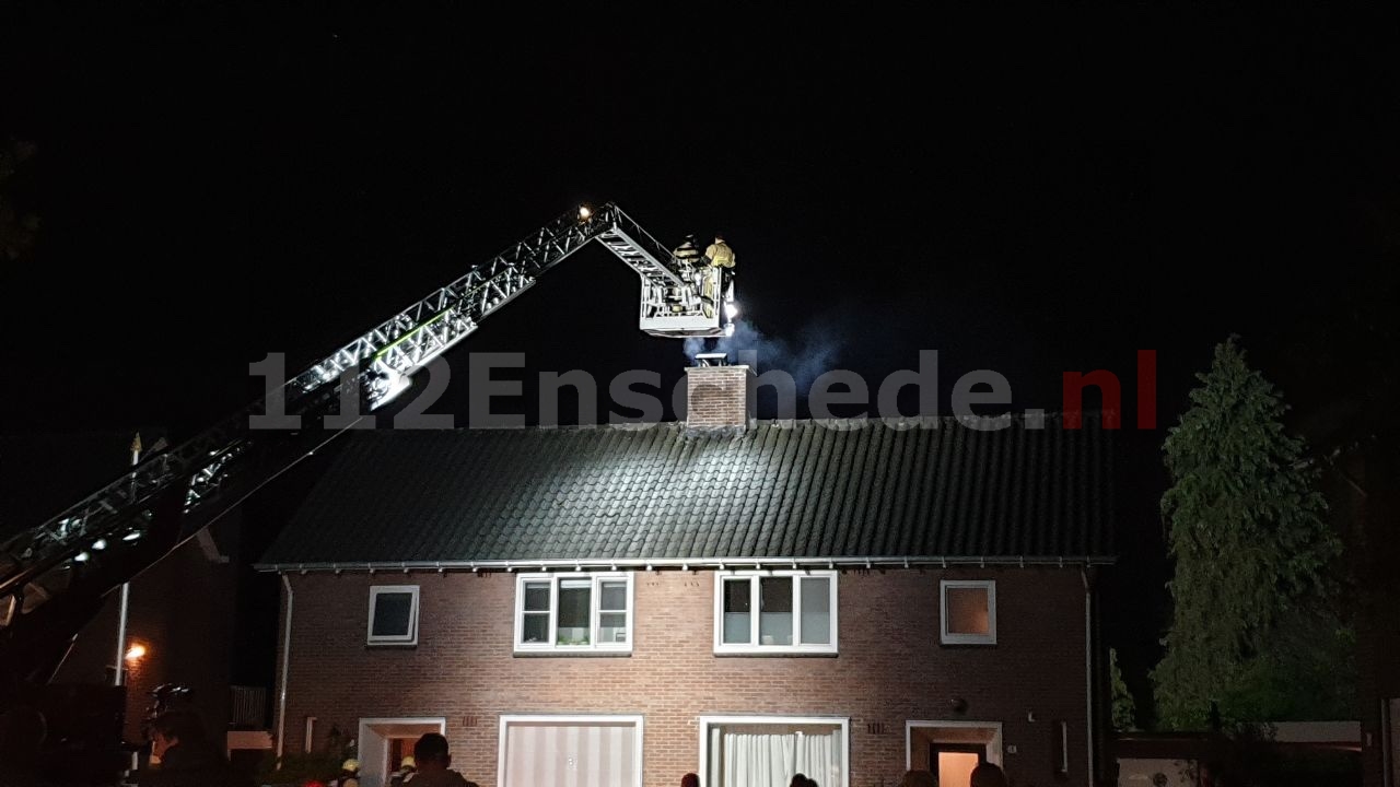 Brandweer rukt uit voor schoorsteenbrand in Enschede