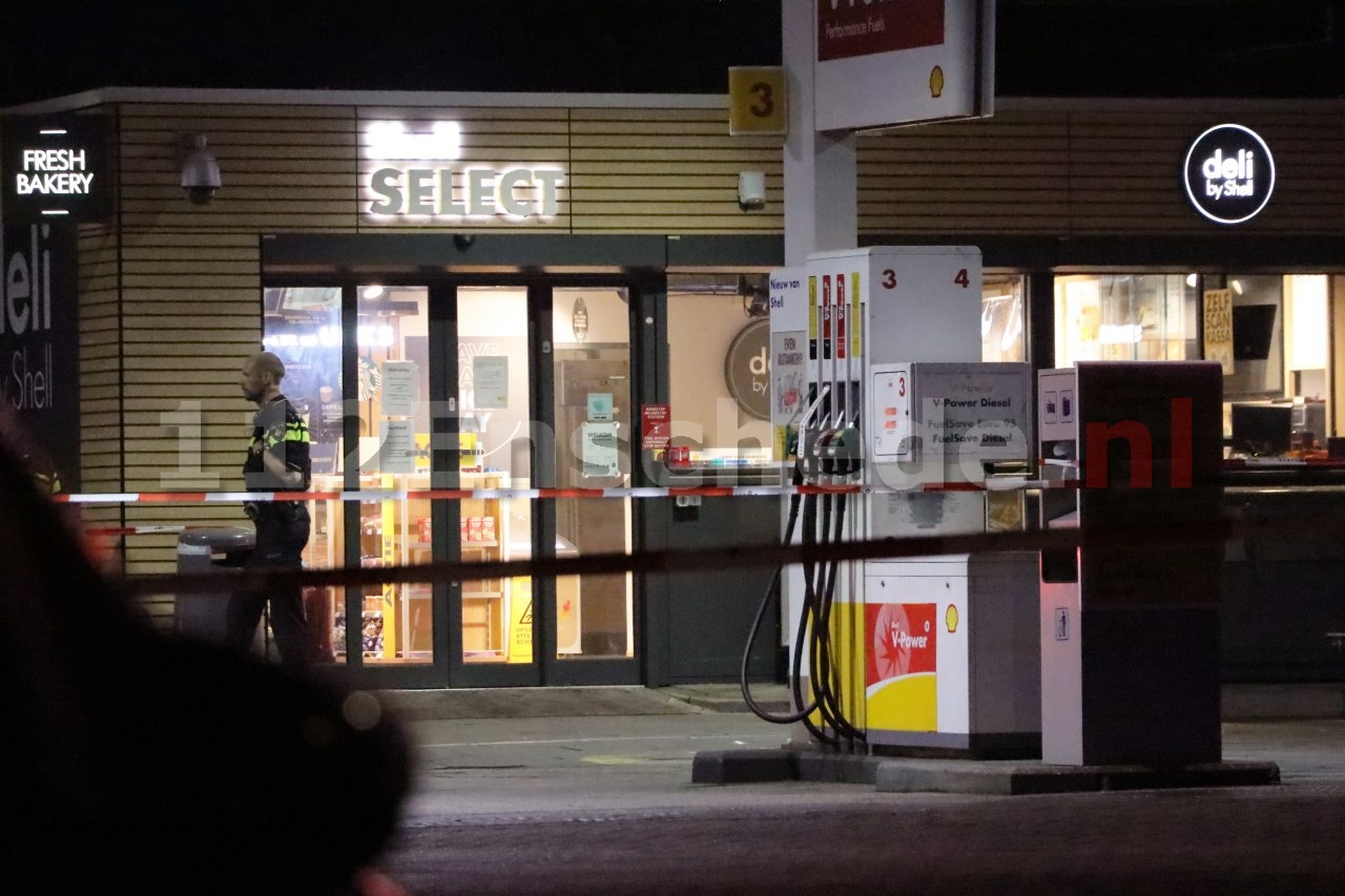 Beelden van de overvaller bij Shell-tankstation Broekheurne-Ring in Enschede