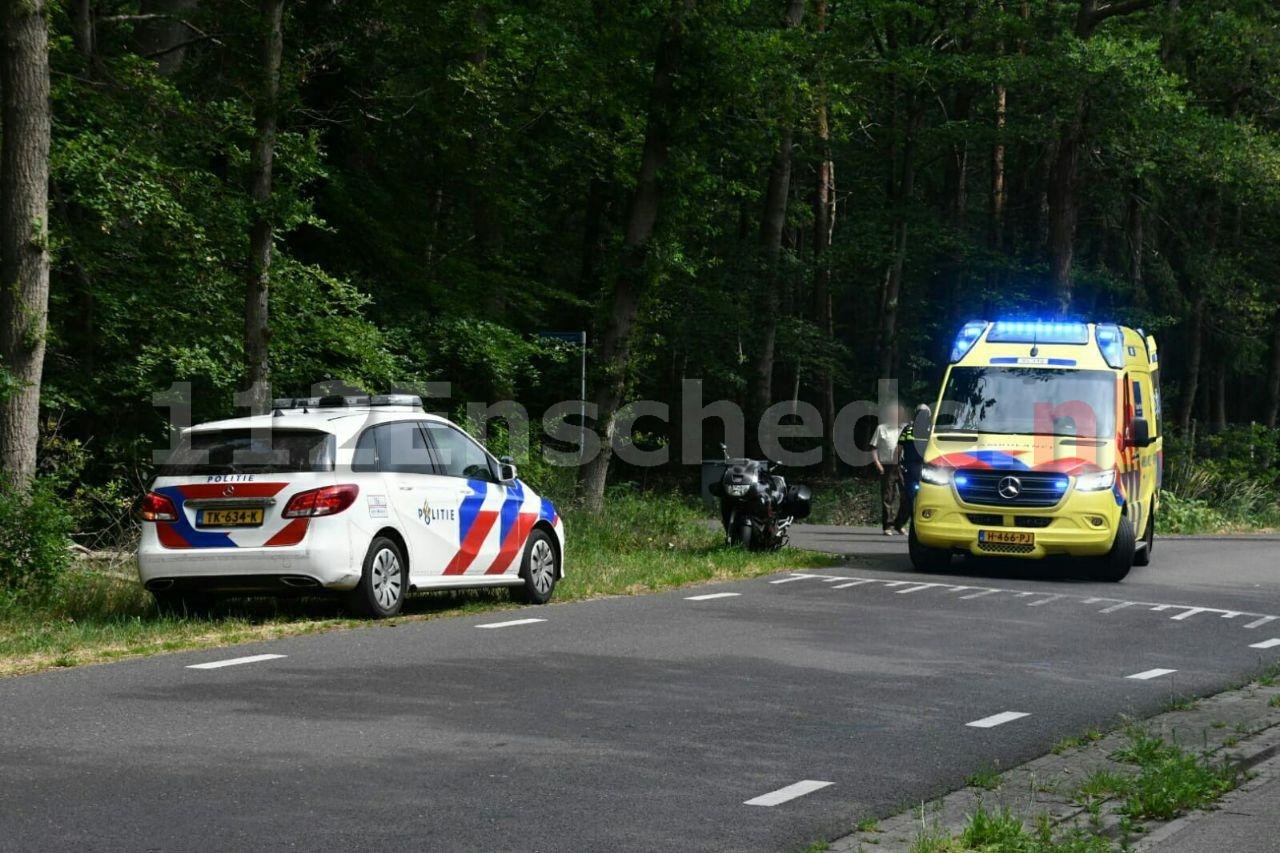 Motorrijders botsen op Broekheurnerweg in Enschede