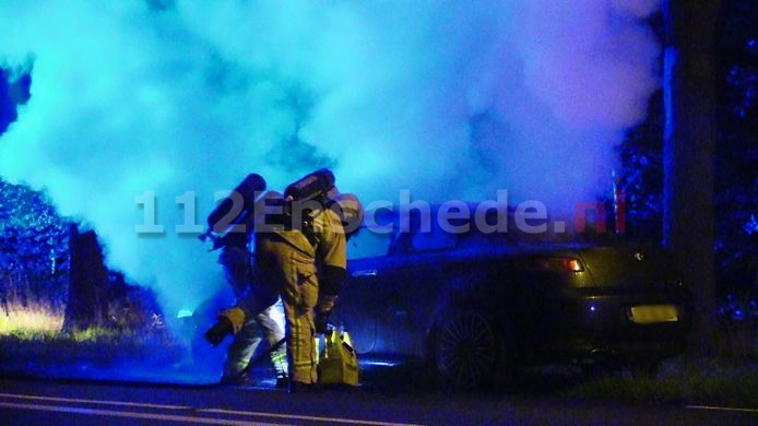 Auto brandt uit op de Haaksbergerstraat in Enschede