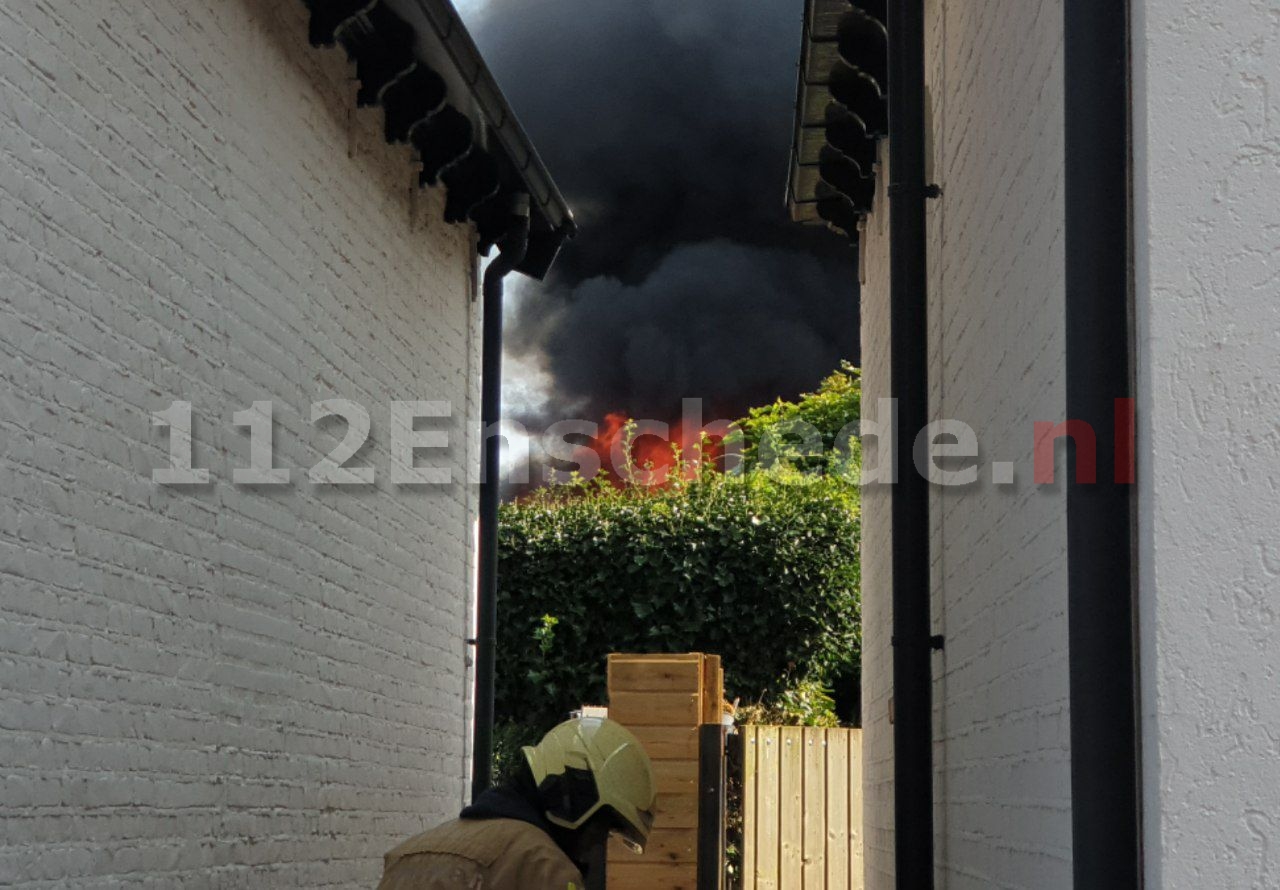 Forse rookontwikkeling bij buitenbrand in Enschede