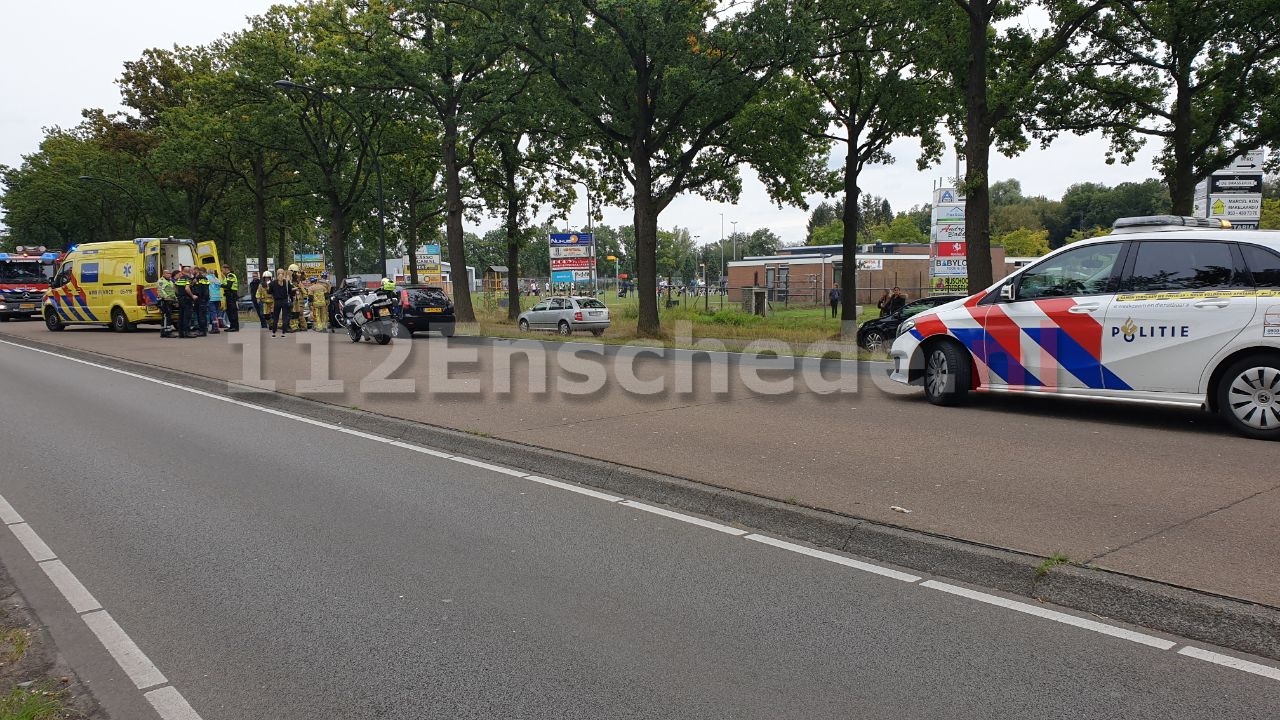 Kettingbotsing met drie auto’s op de Gronausestraat in Glanerbrug