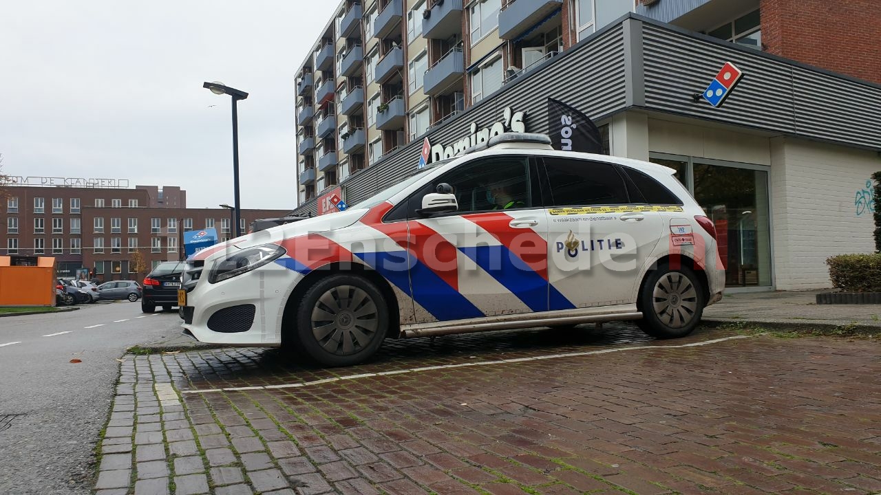 Beroving in centrum van Enschede, politie zoekt dader