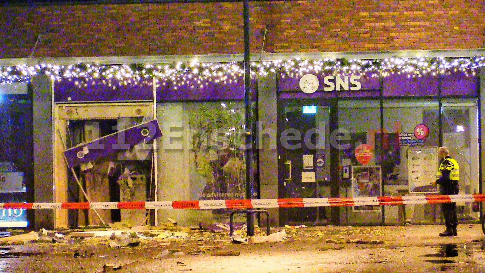 UPDATE: Ravage bij plofkraak pinautomaat in Enschede