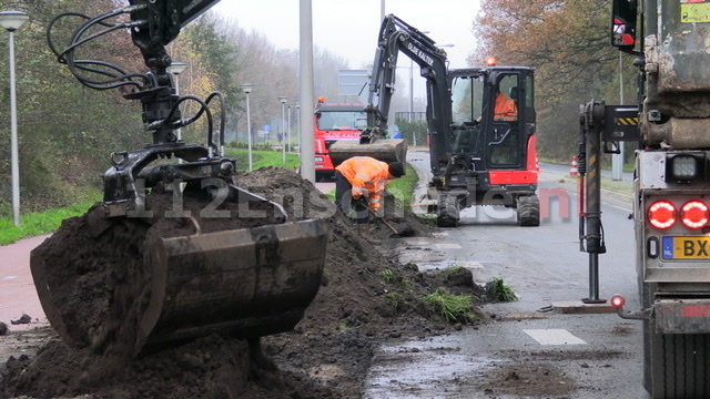 Vrachtwagen verliest oplegger in Enschede: 1000 liter diesel stroomt weg