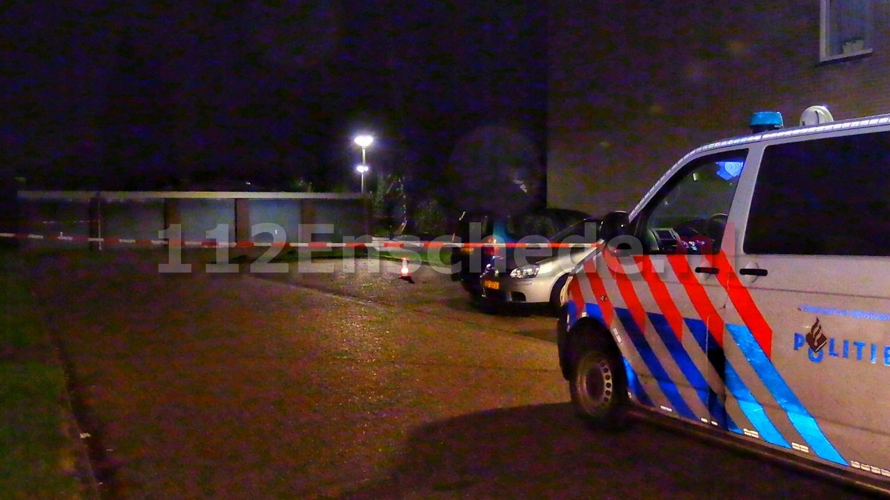 VIDEO: Politie doet onderzoek na melding steekincident in Glanerbrug; groot gebied afgezet