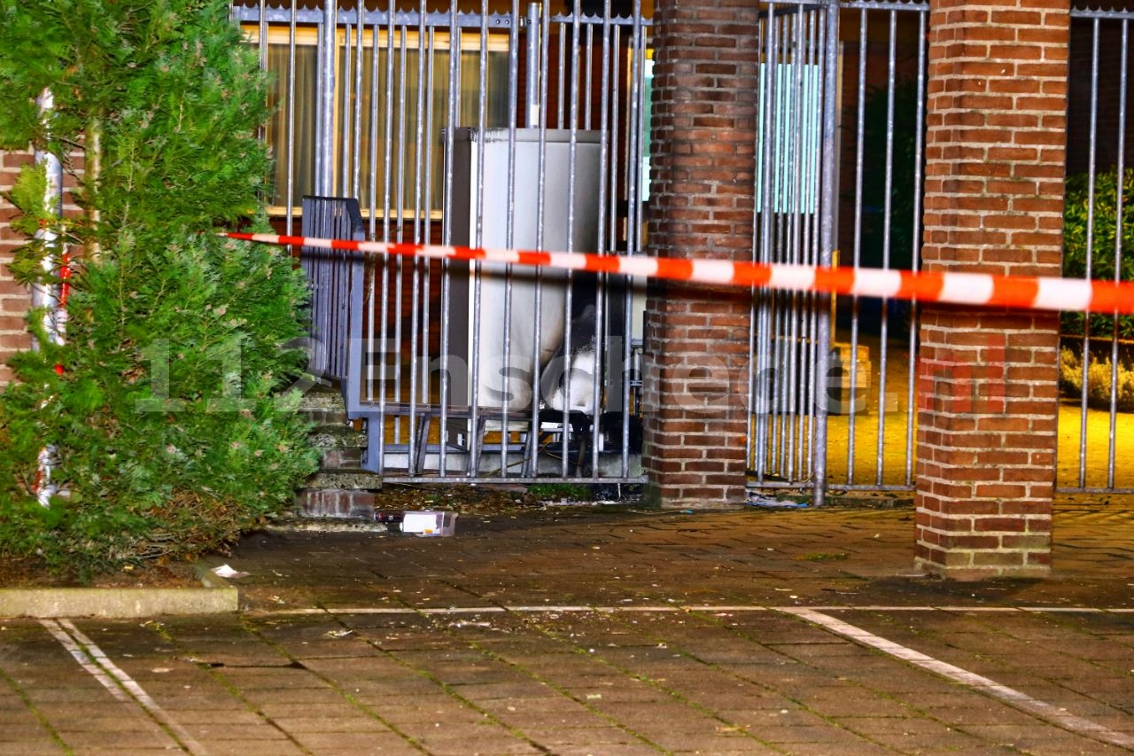 VIDEO: Brandstichting bij zendmast in Enschede