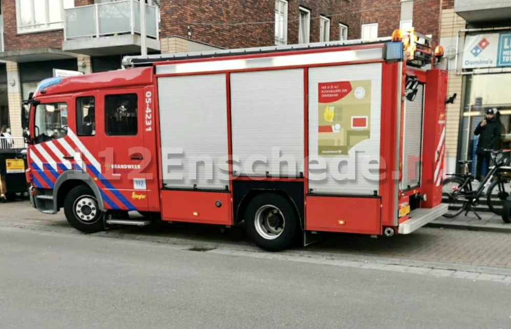 Brand in kelder onder appartementencomplex in Enschede