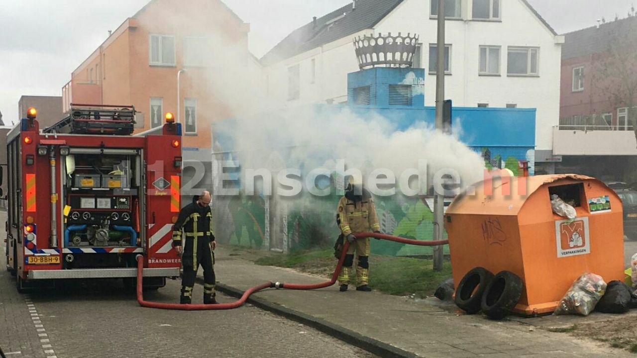 Rookontwikkeling bij containerbrand in Enschede